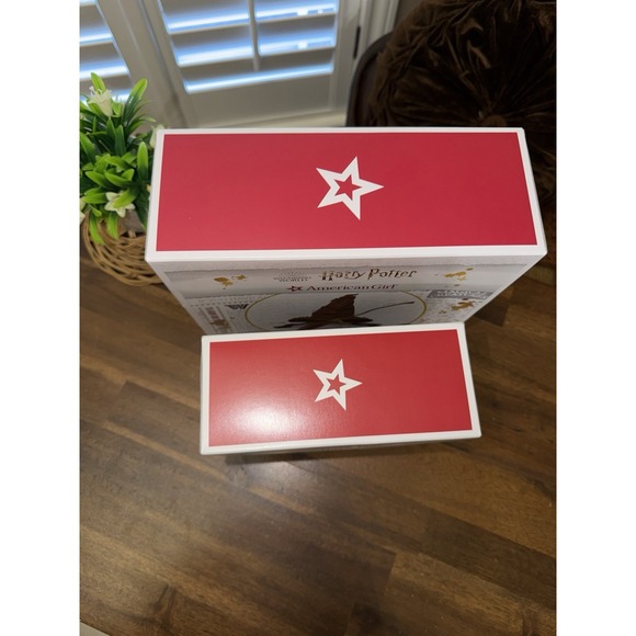 American Girl Harry Potter Hogwarts Uniform And Sorting Hat Nimbus 2000 NIB - Picture 9 of 9